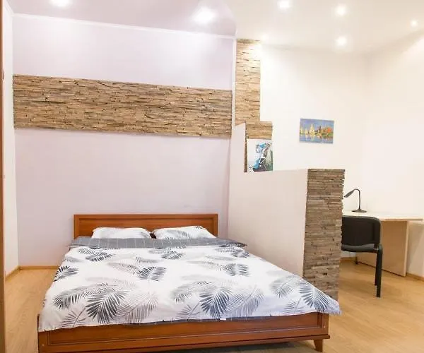 Near The Opera Theatre アパート リヴィウ